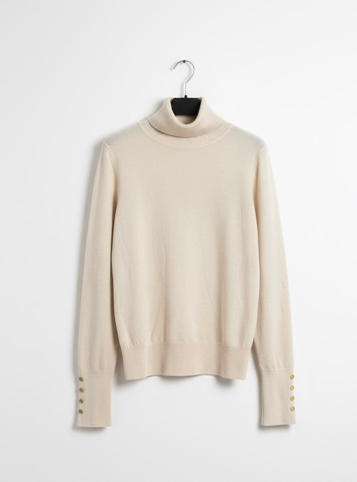 Jersey fino cuello alto botones dorados