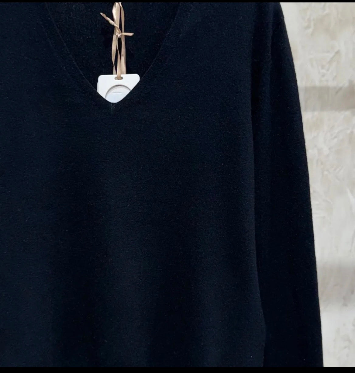 Jersey Fino Esencial | Cuello V