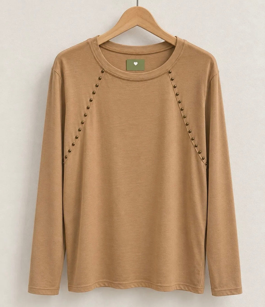 Camiseta | Tachuelas Hombros
