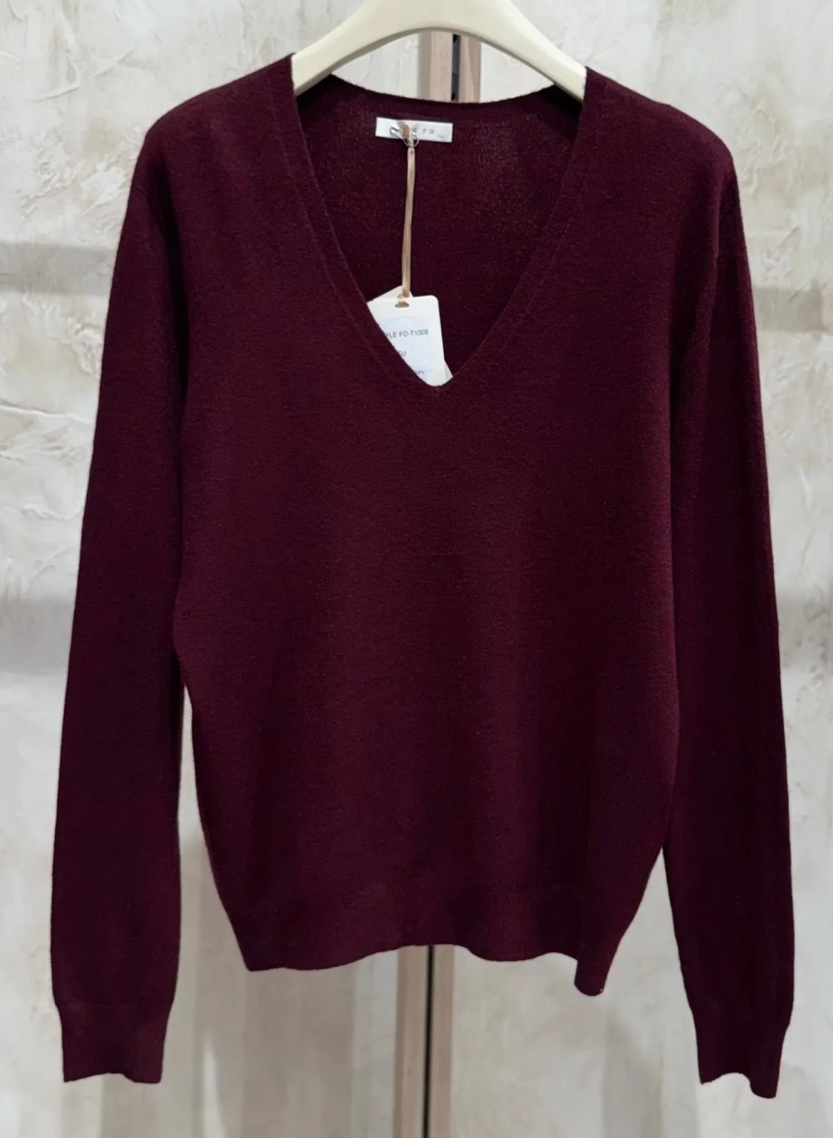 Jersey Fino Esencial | Cuello V
