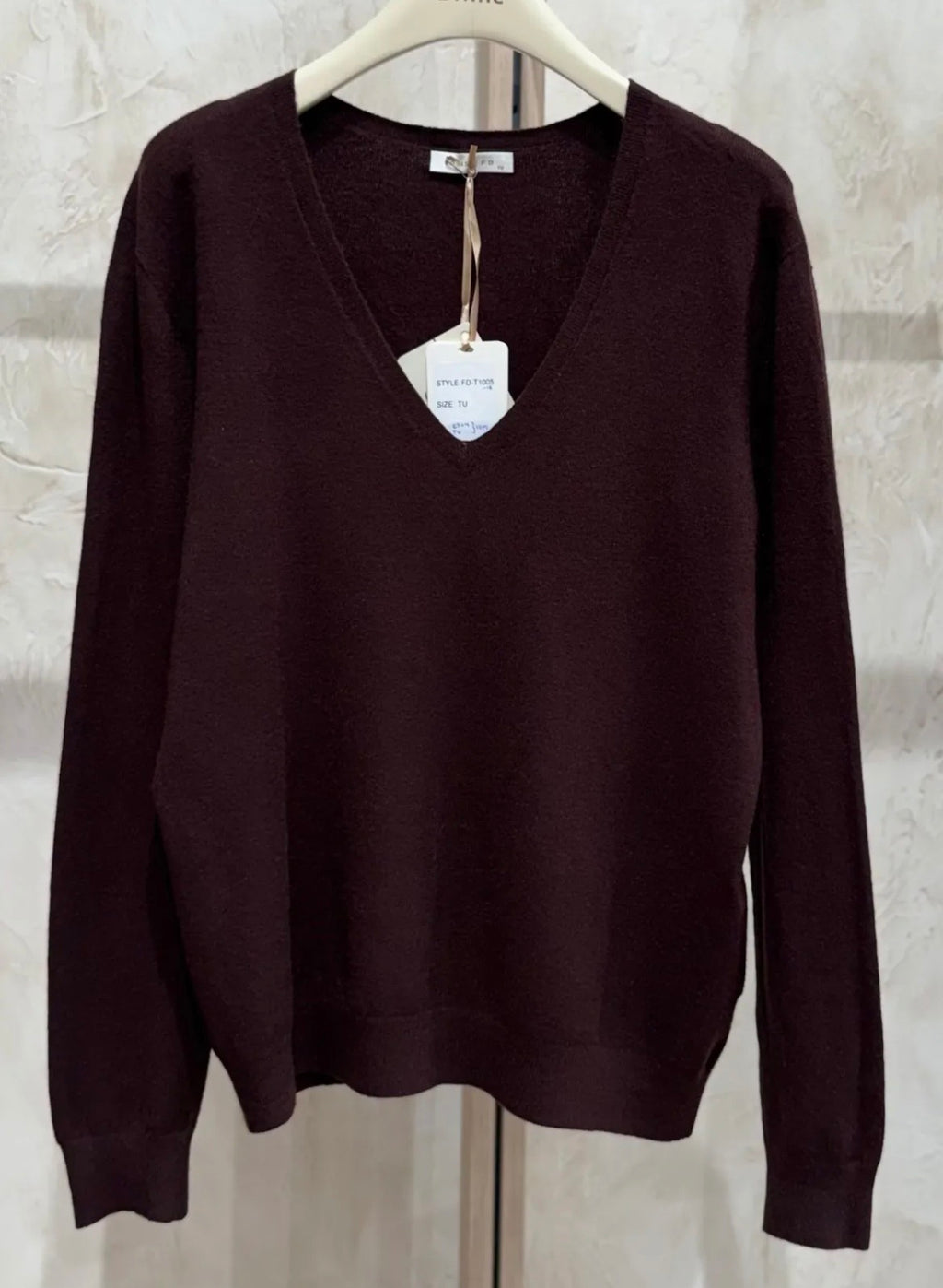 Jersey Fino Esencial | Cuello V