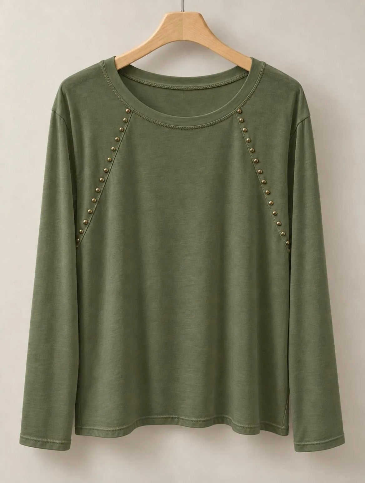 Camiseta | Tachuelas Hombros