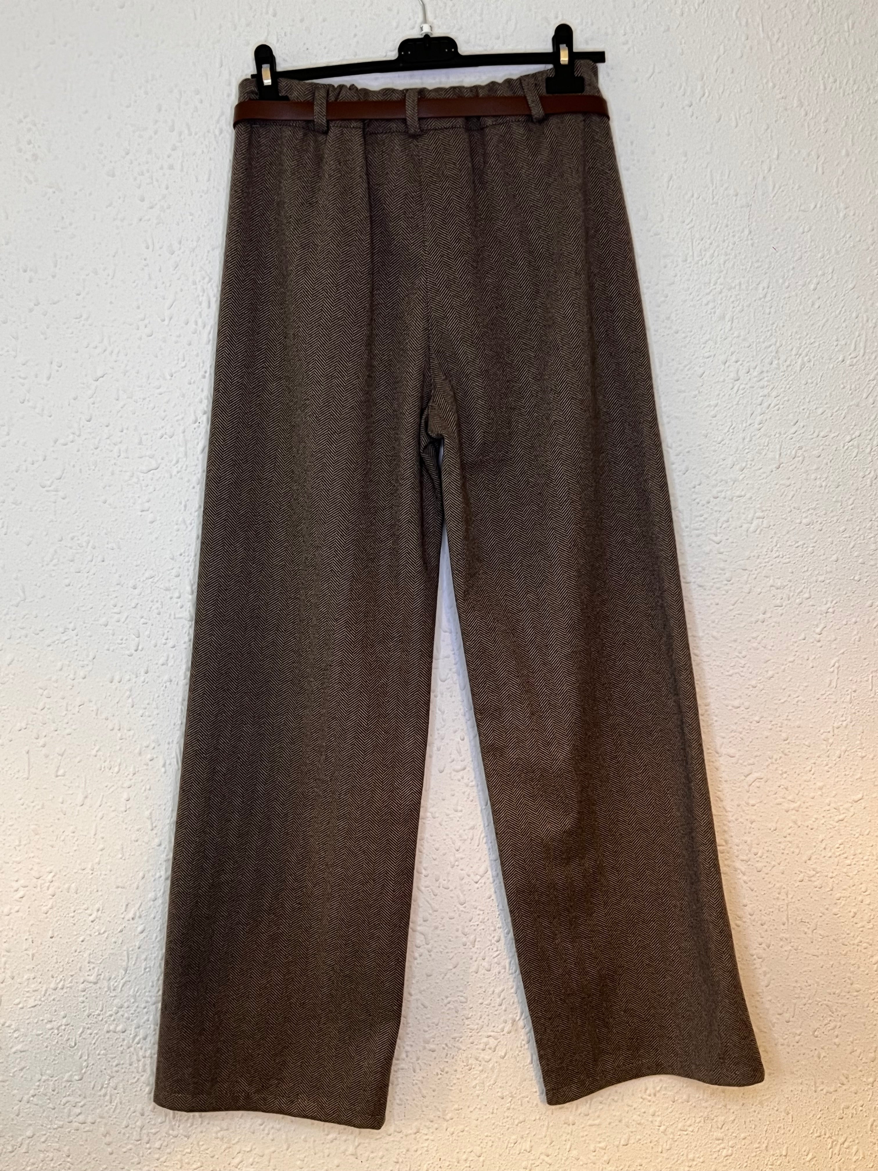 Pantalón espiga recto