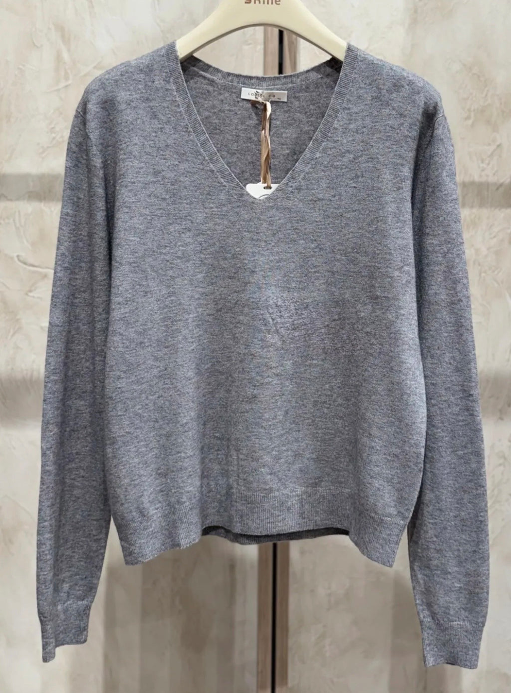 Jersey Fino Esencial | Cuello V