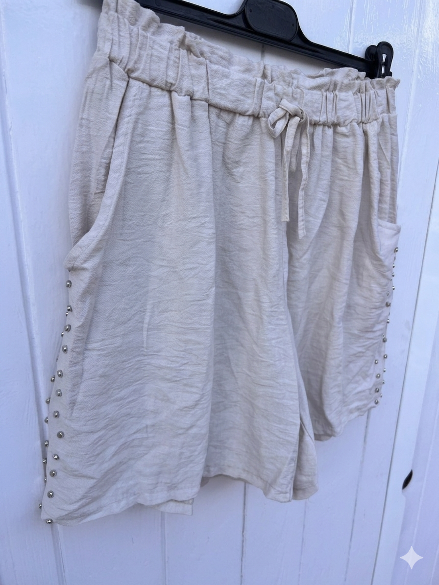 Pantalón Corto Tachuelas