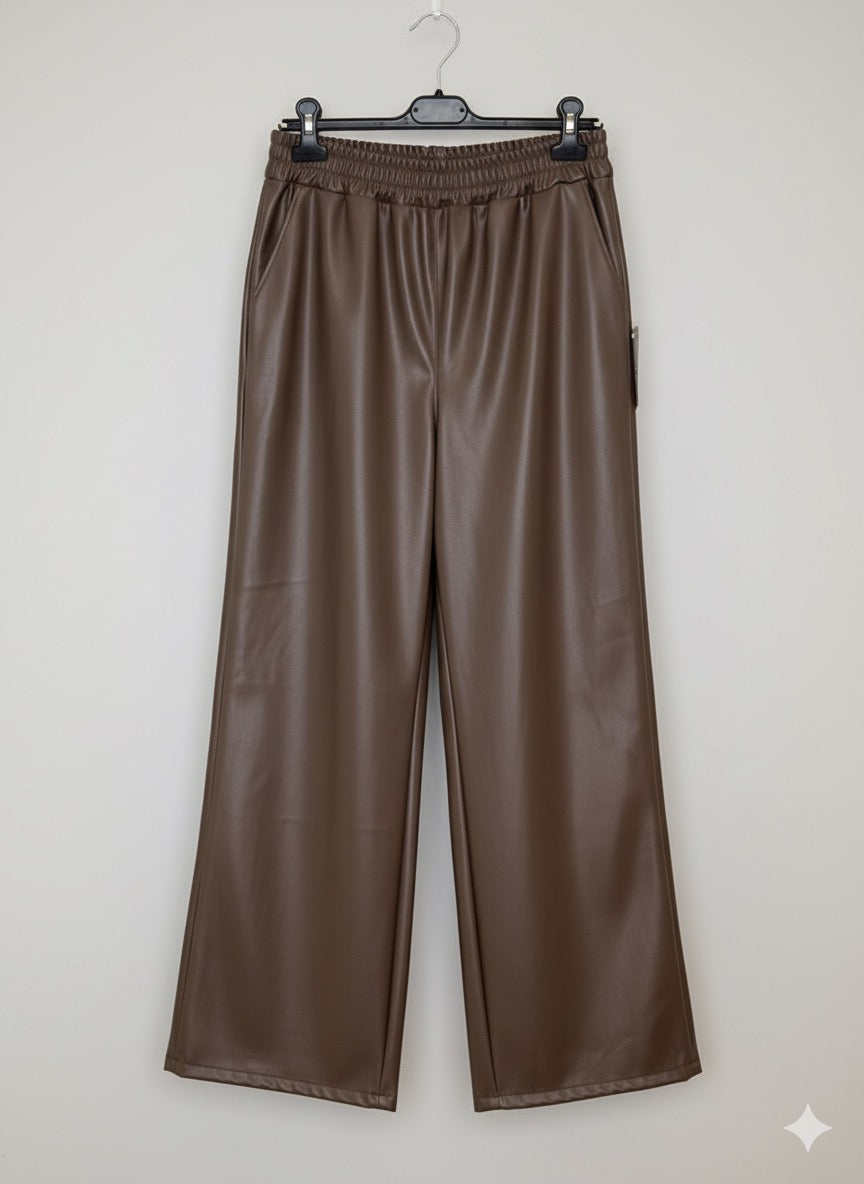 Pantalón polipiel recto