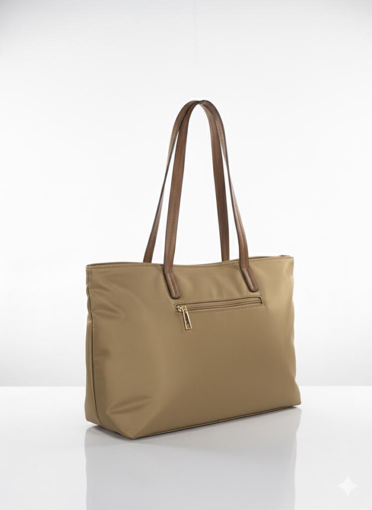 Bolso Tote Ligero y Borla