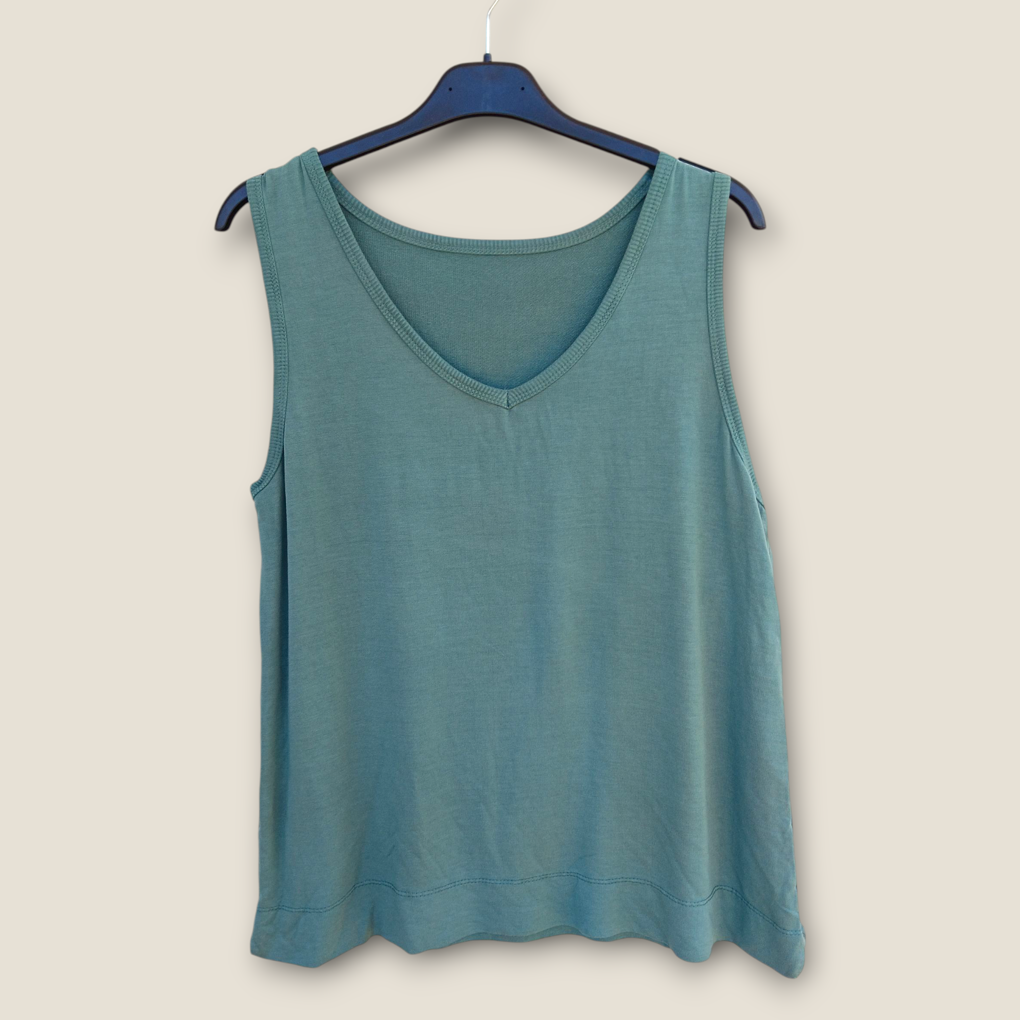 Camiseta de Tirantes con Cuello de Pico Esencial