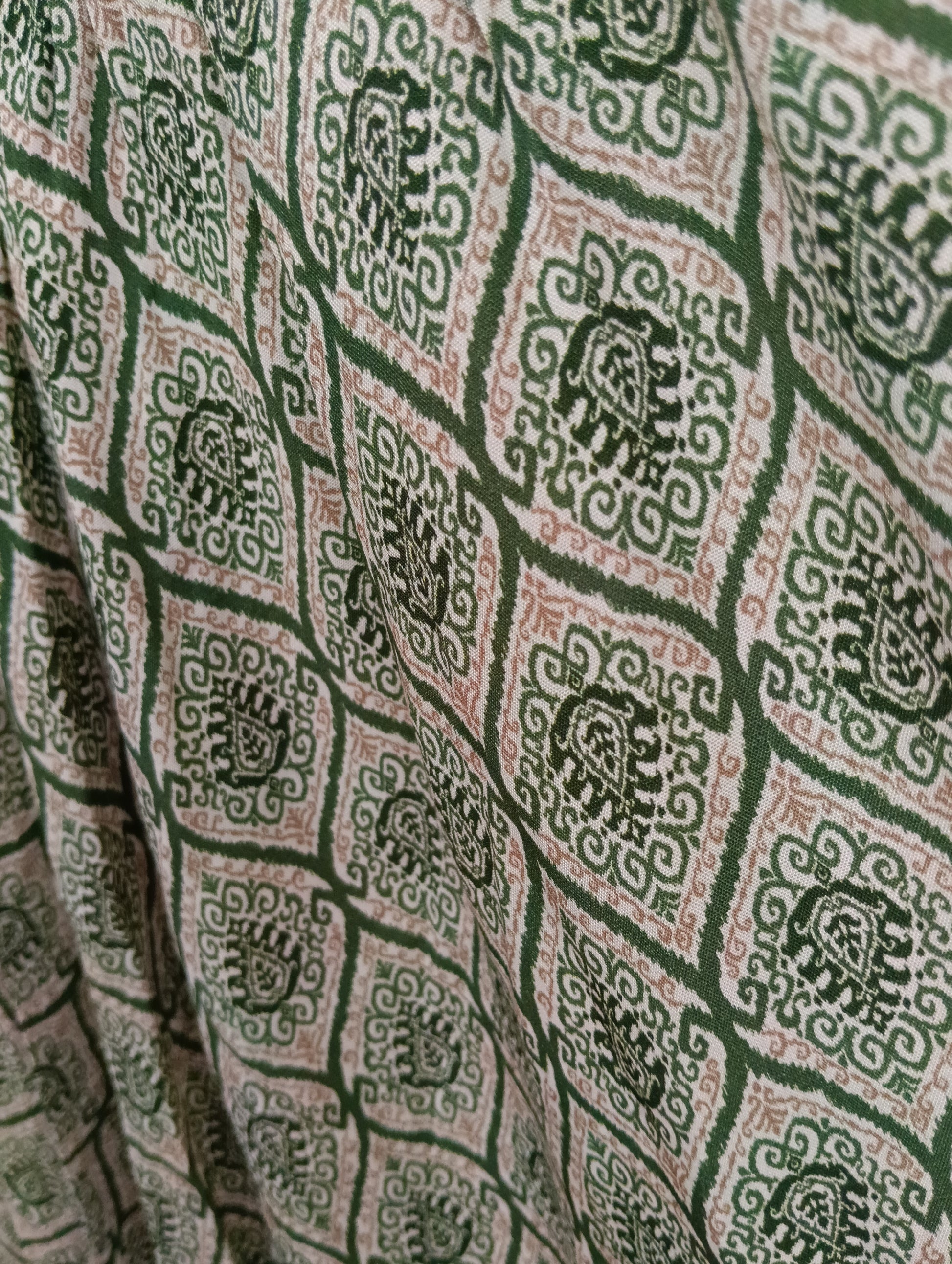 Pantalón efecto falda estampado étnico
