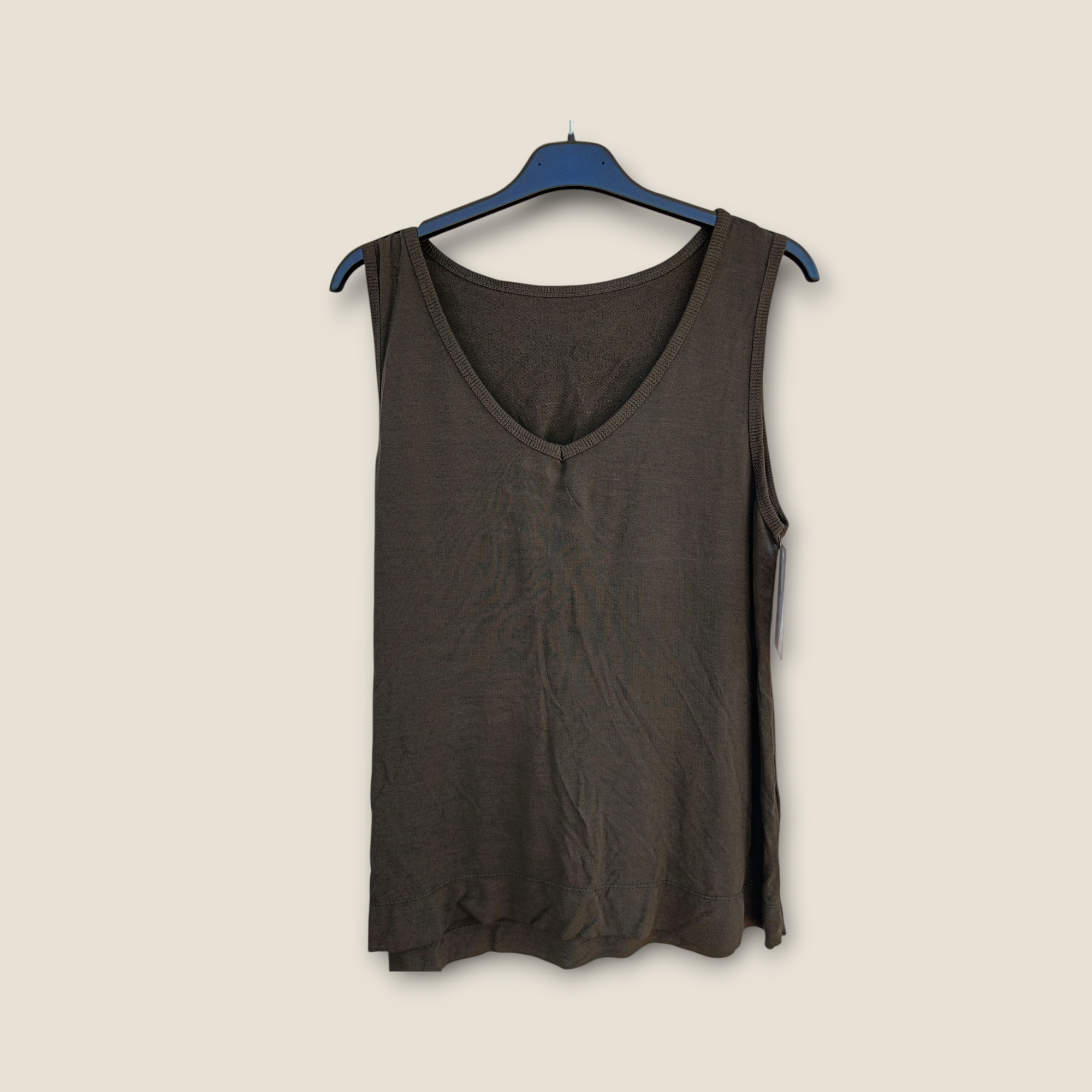 Camiseta de Tirantes con Cuello de Pico Esencial