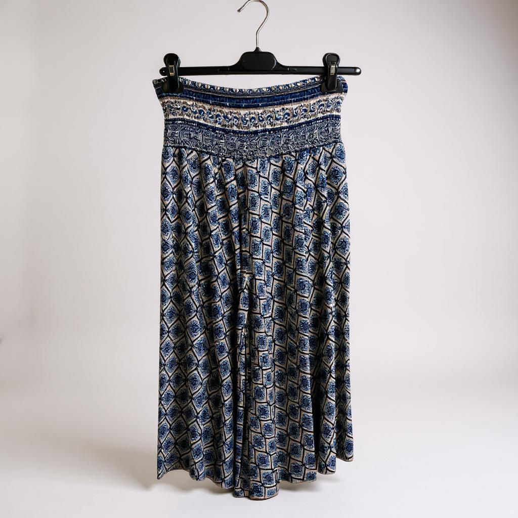 Pantalón efecto falda estampado étnico