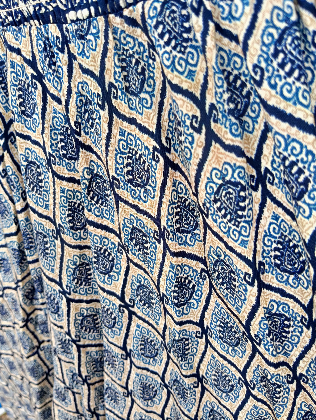 Pantalón efecto falda estampado étnico