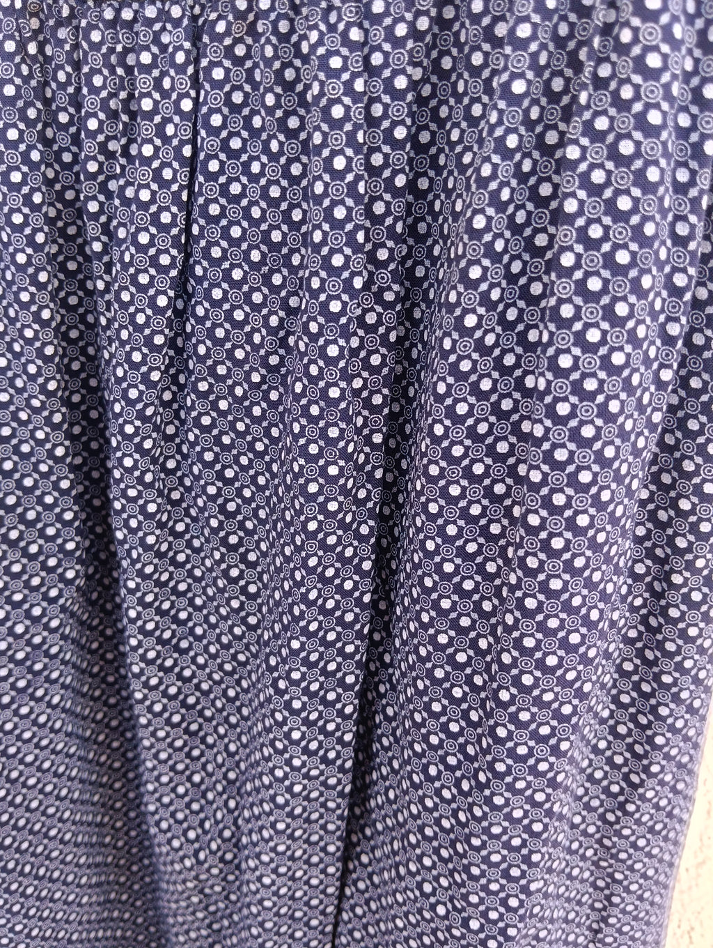 Vestido Corto de Tirantes Finos con Estampado pequeño.