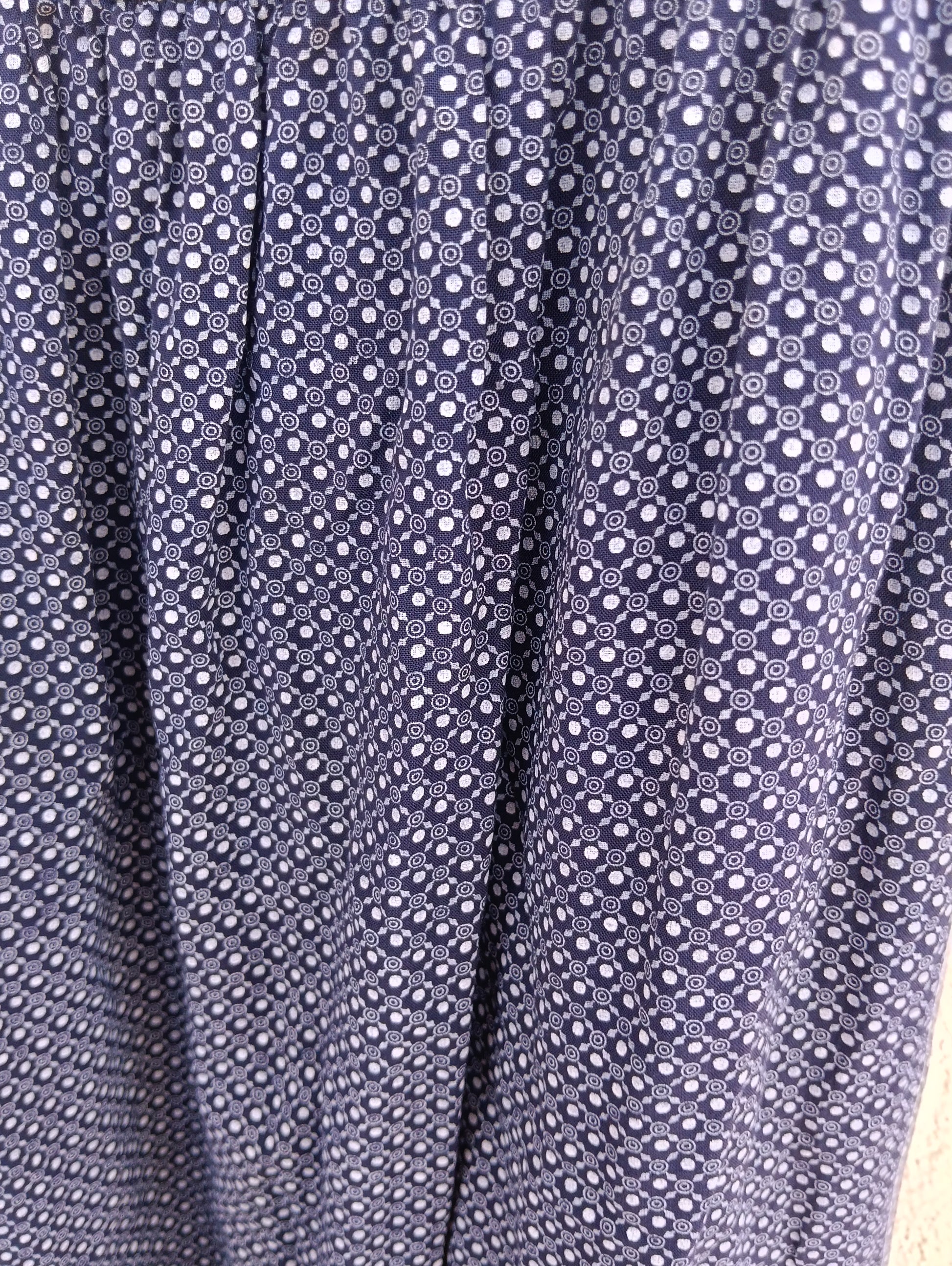Vestido Corto de Tirantes Finos con Estampado pequeño.